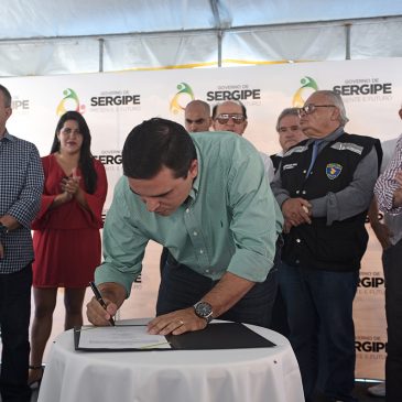 Cohidro participa com Belivaldo Chagas de inauguração do Espaço Cuidar e ordem de serviço em Simão Dias