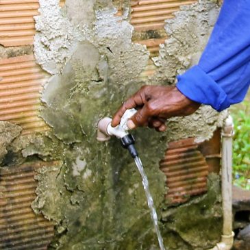 Poços comunitários levam água a 300 famílias no município de São Domingos